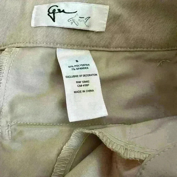 Greg Norman Women’s Golf Shorts Khaki Size 8 - Picture 2 of 5